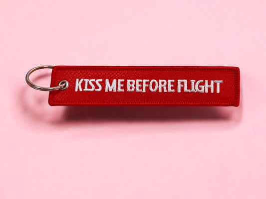 KISS ME  KEYCHAIN