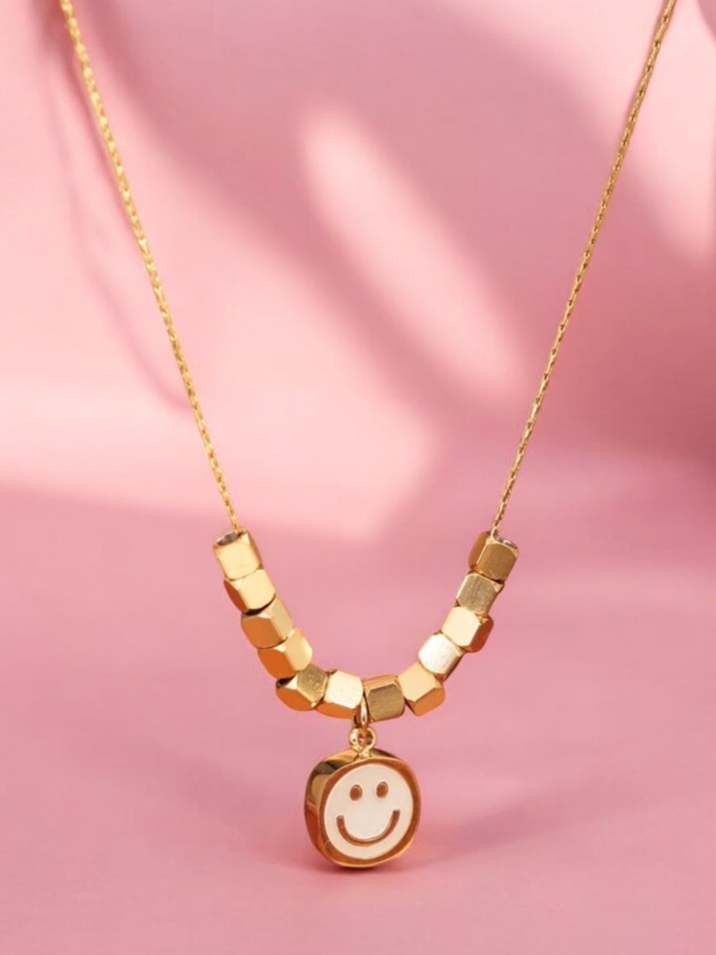 SMILEY NECKLACE